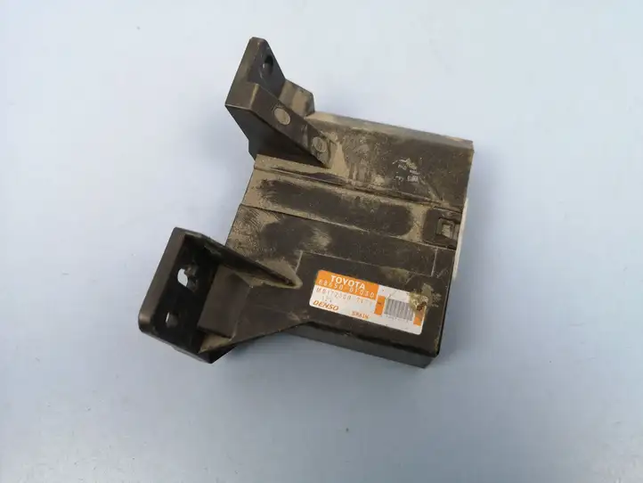Toyota Corolla Verso AR10 (2004 - 2009) 886500F030 Модуль управления кондиционером — фото 1