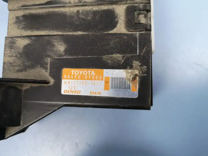 Toyota Corolla Verso AR10 (2004 - 2009) 886500F030 Модуль управления кондиционером — фото 3