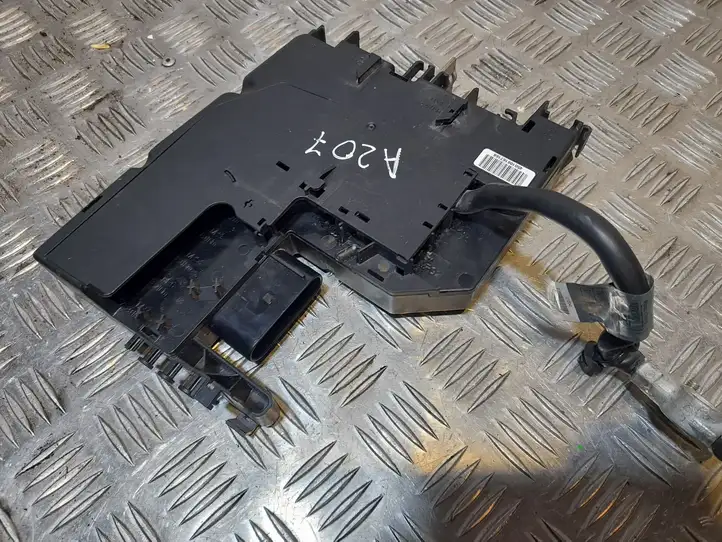 Mercedes-Benz E A207 (2010 - 2017) A2075402050 Реле защиты аккумулятора — фото 1