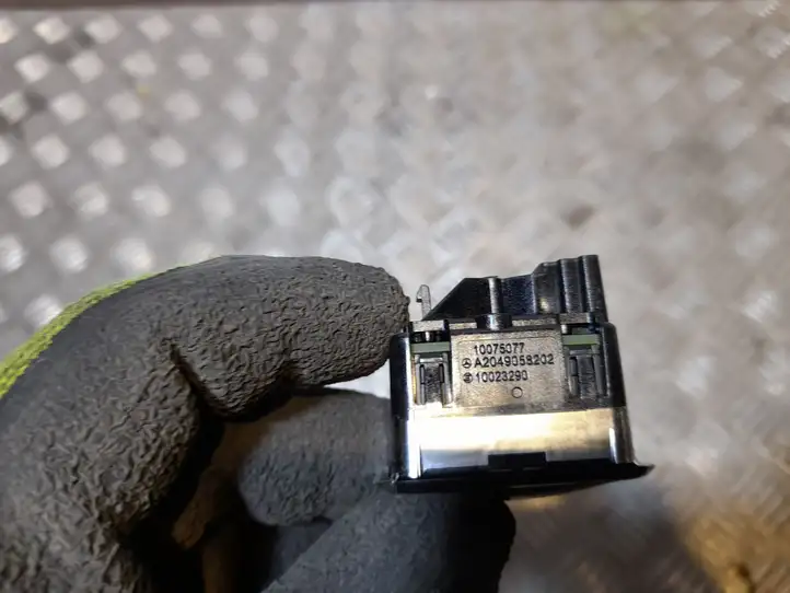 Mercedes-Benz E A207 (2010 - 2017) A2049058202 Кнопка стеклоподъемников — фото 2