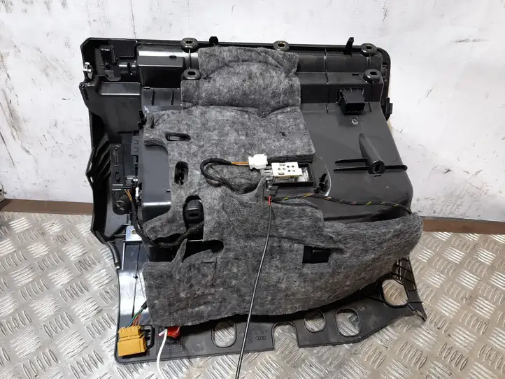 Audi A4 S4 B8 8K (2011 - 2015) 8K1857035B Бардачок в сборе — фото 3