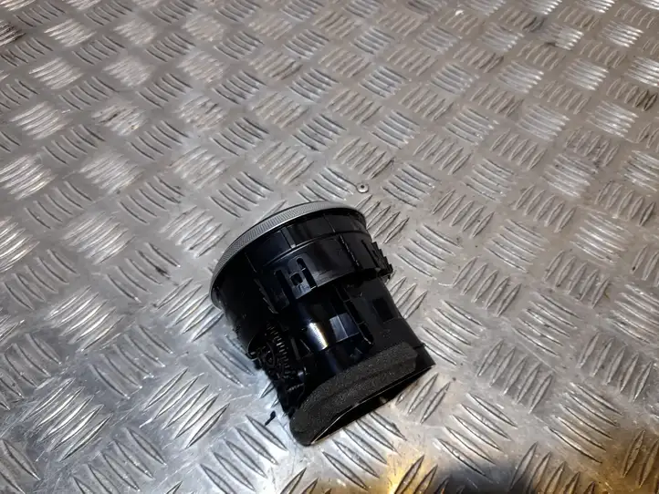 Audi A3/S3 8V (2012 - 2016) 8V0820901C Боковой воздушный дефлектор — фото 3