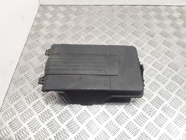 Seat Altea XL (2004 - 2015)  3C0915443A Крышка ящика аккумулятора