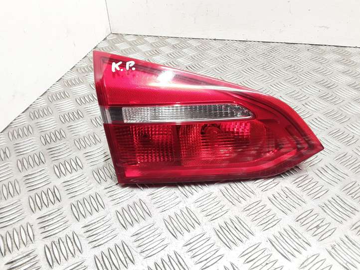 Ford Focus (2011 - 2015)  F1EB13A603BA Задний фонарь в крышке багажника