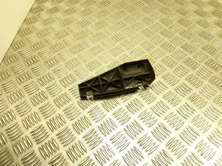 Toyota Corolla Verso E121 (2004 - 2007)  525620F010  Держатель заднего бампера (кронштейн)