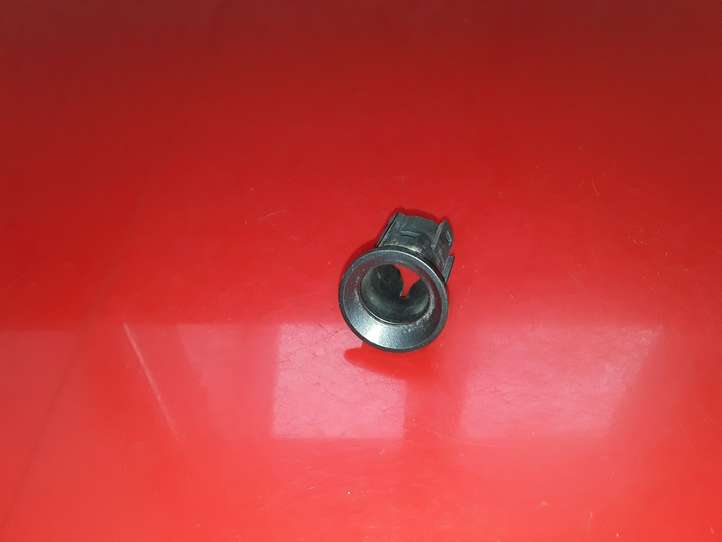 Land Rover Range Rover (2002 - 2005)  7010265 Кронштейн заднего датчика парковки (PDC)