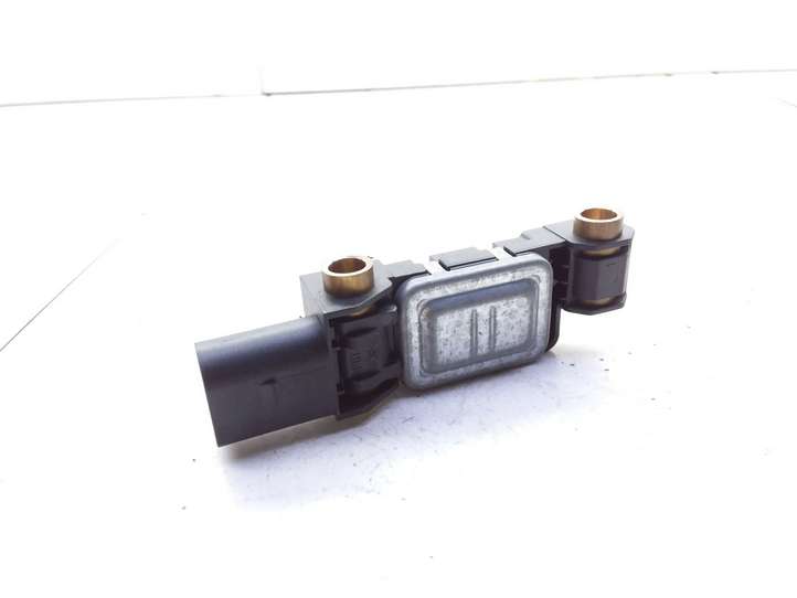 Audi A4 (2000 - 2006)  8E0959643A Датчик удара надувных подушек