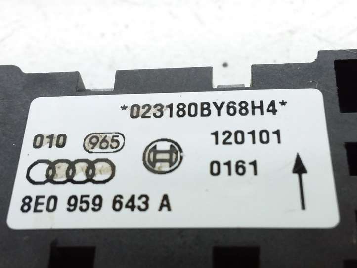 Audi A4 (2000 - 2006)  8E0959643A Датчик удара надувных подушек