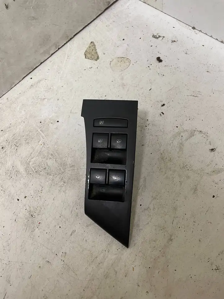 Opel Astra J (2009 - 2012) 13305011 Кнопка стеклоподъемников — фото 2