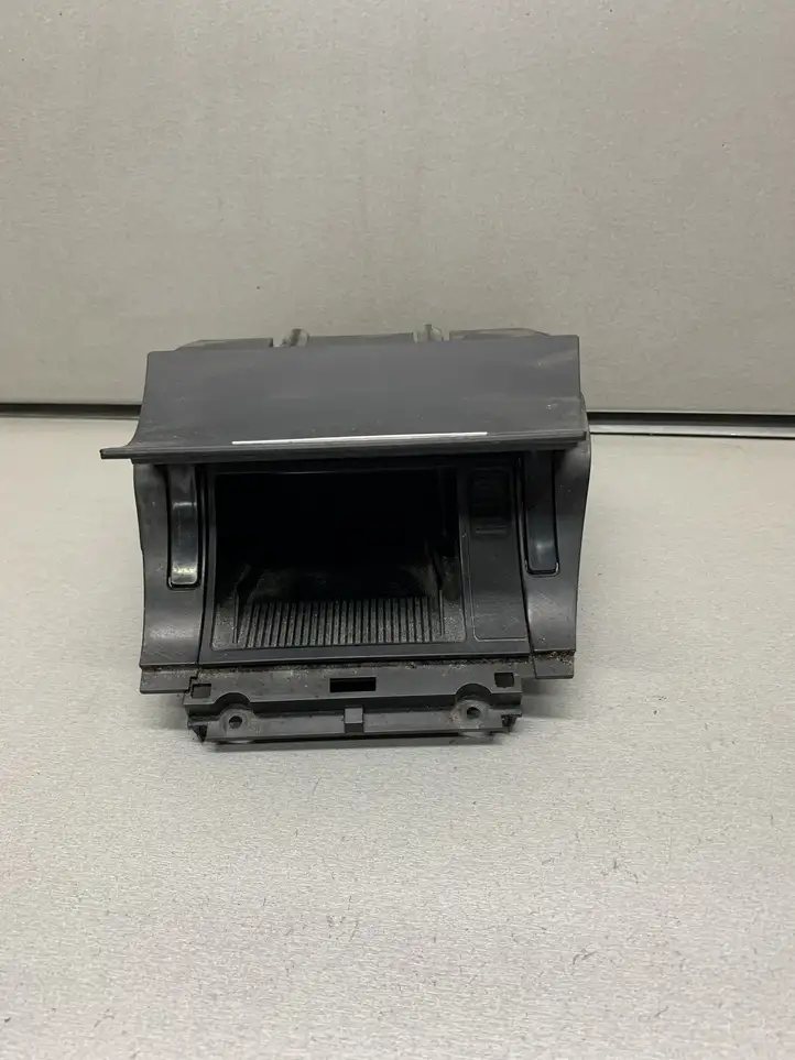 Skoda Octavia Mk2 (1Z) (2004 - 2013) 1Z1863077A Прочие детали салона — фото 3
