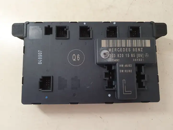 Mercedes-Benz C W203 (2000 - 2007) 2038201585 Блок управления дверью — фото 1
