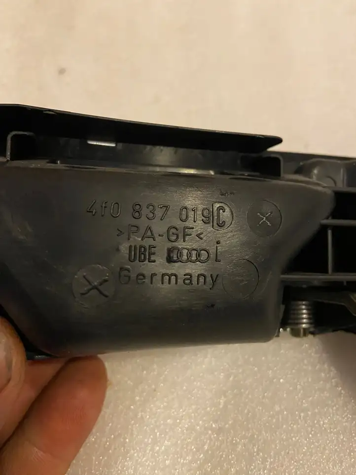 Audi (1994 - 1997) 4F0837019C Наружная ручка двери — фото 2