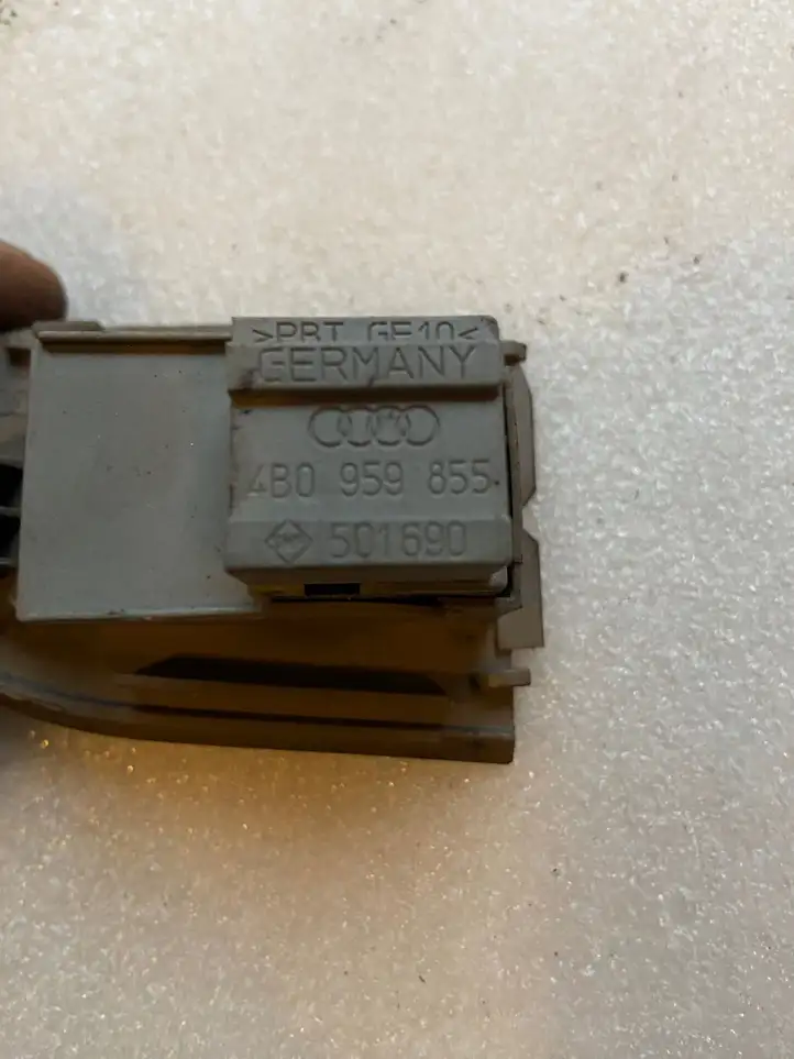 Audi A6 S6 C5 4B (1997 - 2001) 4B0959855 Другие включатели / ручки/ переключатели — фото 2