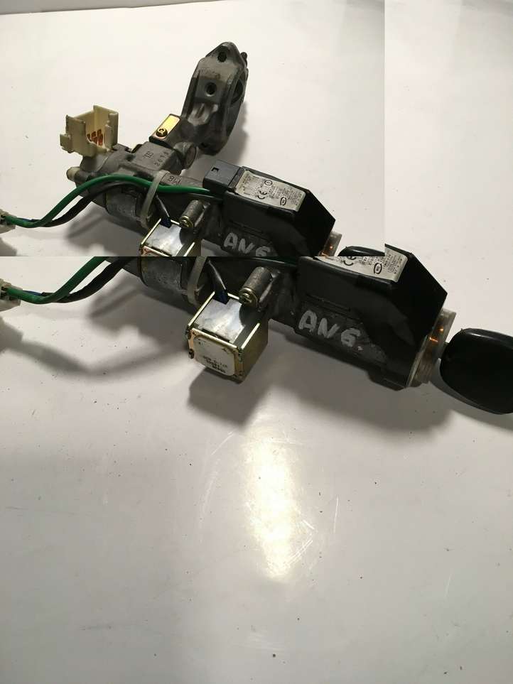 Toyota Land Cruiser (J120) (2002 - 2009)  8978335030 Замок зажигания