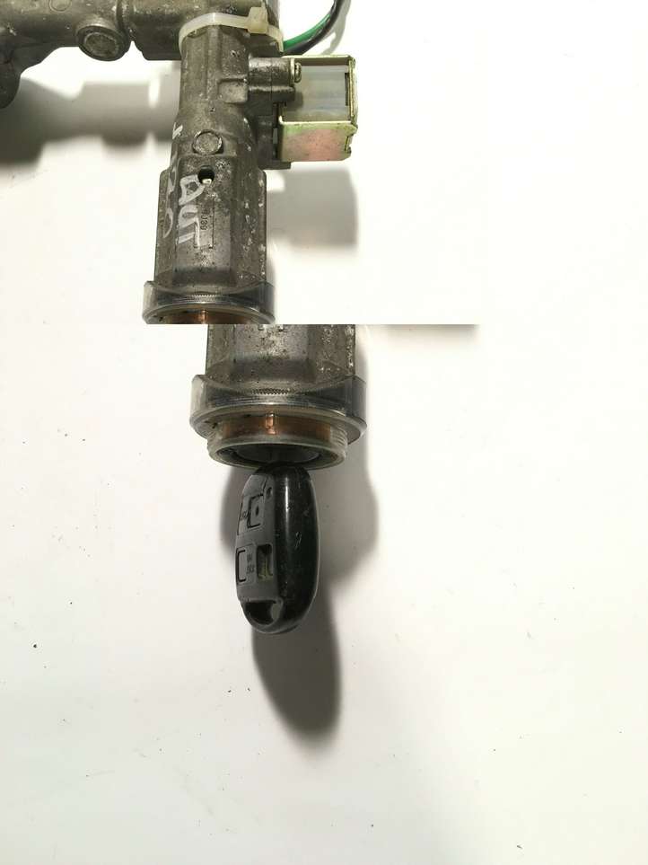 Toyota Land Cruiser (J120) (2002 - 2009)  8978335030 Замок зажигания
