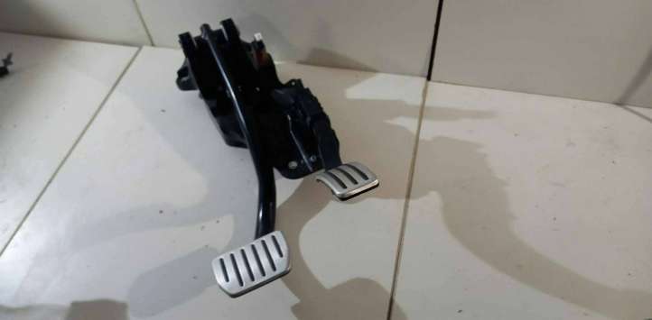 Tesla Model Y (2019 - 2024)  P118869151A Тормозная педаль