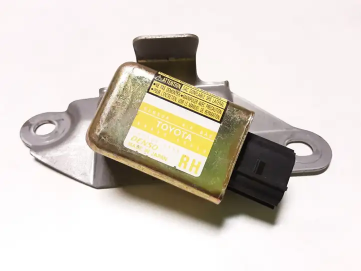 Toyota Land Cruiser (J120) (2002 - 2009) 8986060020 Датчик удара SRS — фото 1