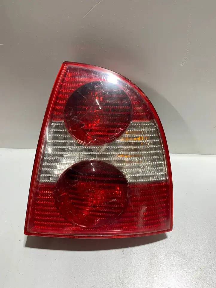 Volkswagen PASSAT B5.5 (2001 - 2005) 3B5945096AE Задний фонарь в кузове — фото 1