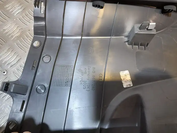 Audi A3/S3 8V (2012 - 2016) 8V5867240 Нижняя обшивка стойки B — фото 2