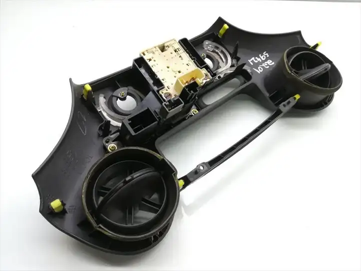 Toyota Yaris (1999 - 2003) 758352-7011 Отделка блока климат-контроля — фото 4