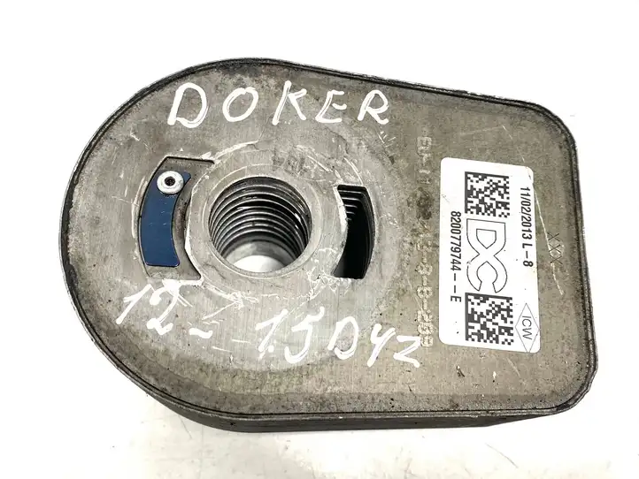 Dacia Dokker (2012 - 2021) 8200779744E Кронштейн масляного фильтра — фото 2