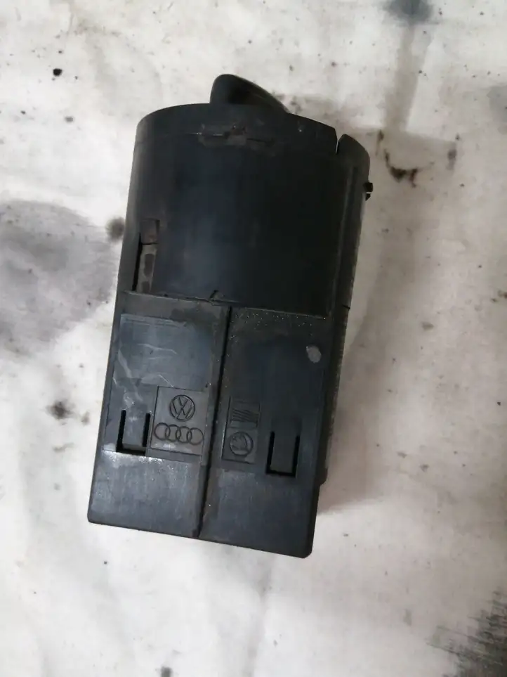 Audi A4 S4 B6 8E 8H (2000 - 2006) 04052403 Включатель фонарей — фото 2