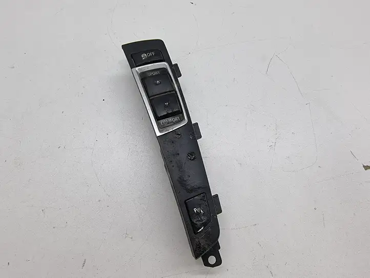 BMW 5 F10 F11 (2009 - 2016) 9202951 Кнопка парктроника — фото 1
