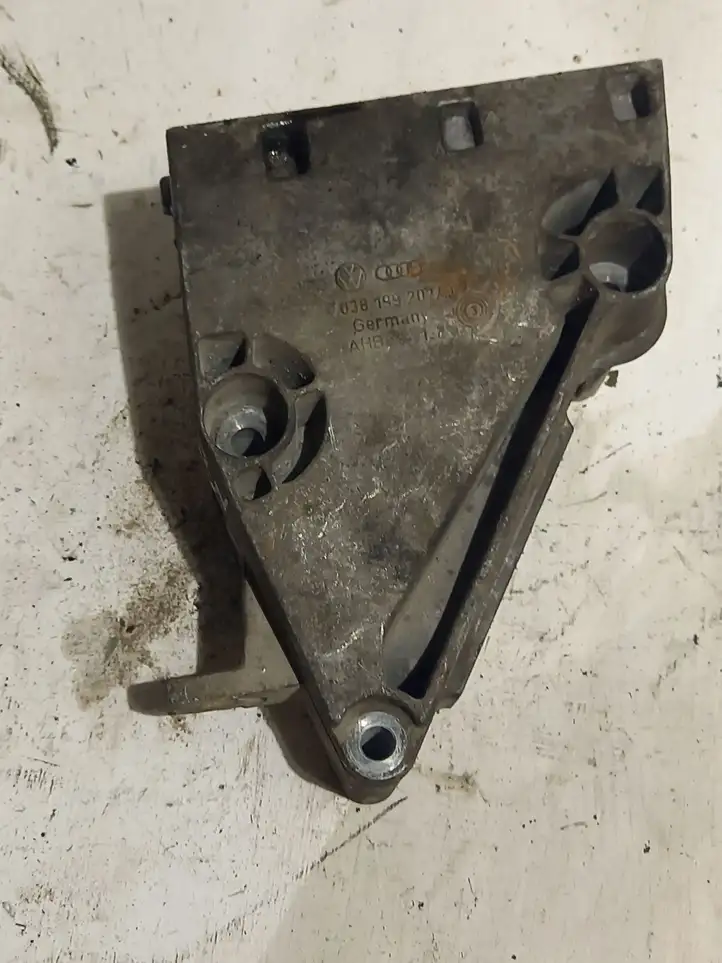 Seat Ibiza II (6k) (1999 - 2002) 038199207AJ Кронштейн двигателя — фото 2