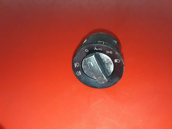 Volkswagen Touareg I (2002 - 2010)  7L6941431A Включатель фонарей