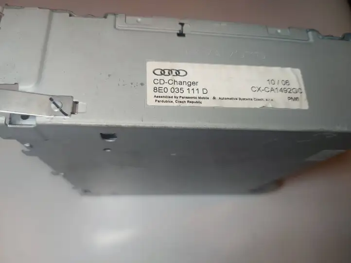 Audi A4 S4 B6 8E 8H (2000 - 2006) 8E0035111D CD/DVD чейнджер — фото 2