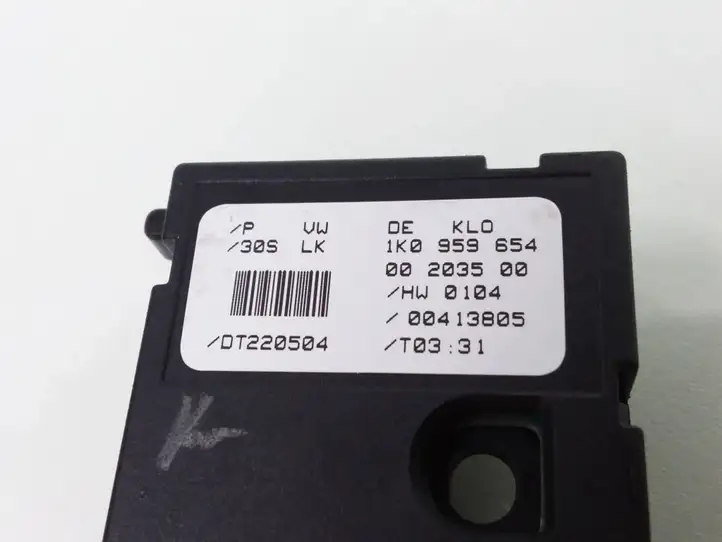 Audi A3/S3 8P (2003 - 2005) 1K0959654 Датчик угла поворота руля — фото 4