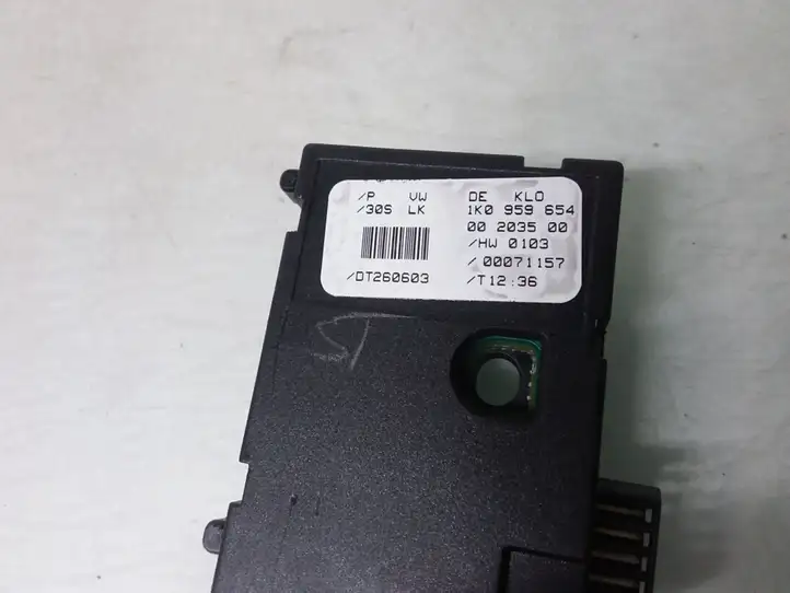 Audi A3/S3 8L (2000 - 2003) 1K0959654 Датчик угла поворота руля — фото 3