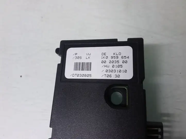 Audi A3/S3 8P (2004 - 2008) 1K0959654 Датчик угла поворота руля — фото 3