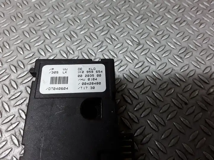 Volkswagen Touran I (2003 - 2010) 1K0959654 Датчик угла поворота руля — фото 1