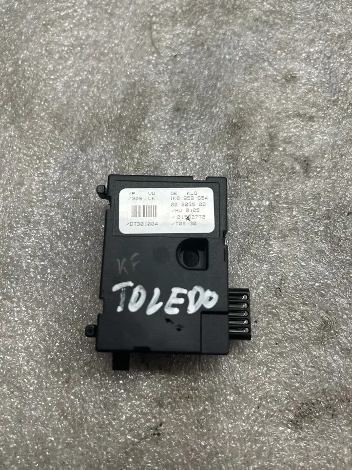 Seat Toledo II (1M) (1998 - 2006) 1K0959654 Датчик угла поворота руля — фото 1