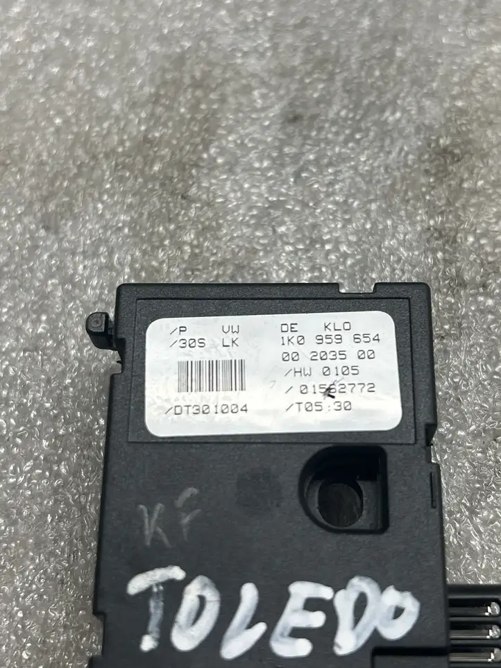Seat Toledo II (1M) (1998 - 2006) 1K0959654 Датчик угла поворота руля — фото 2