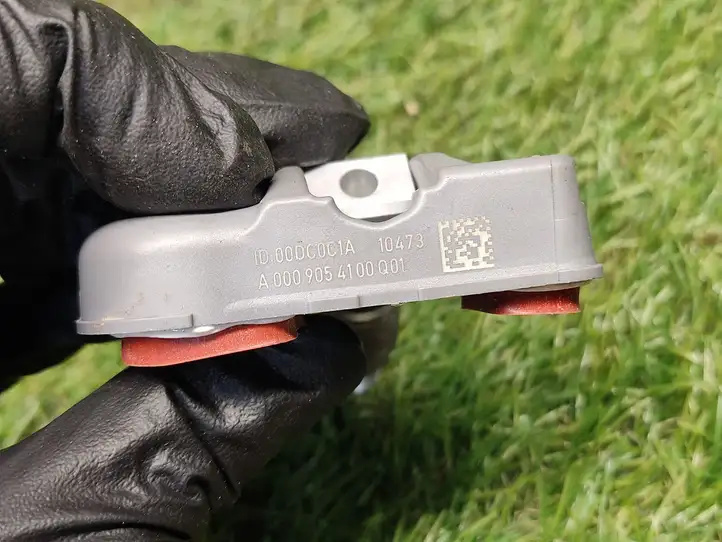 Mercedes-Benz E W212 (2009 - 2016)  A0009054100 Датчик давления покрышек