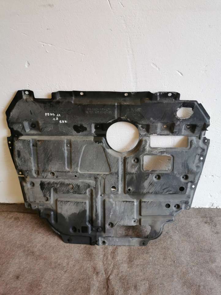 5141012102 Toyota Prius (XW30) Variklio dugno apsauga