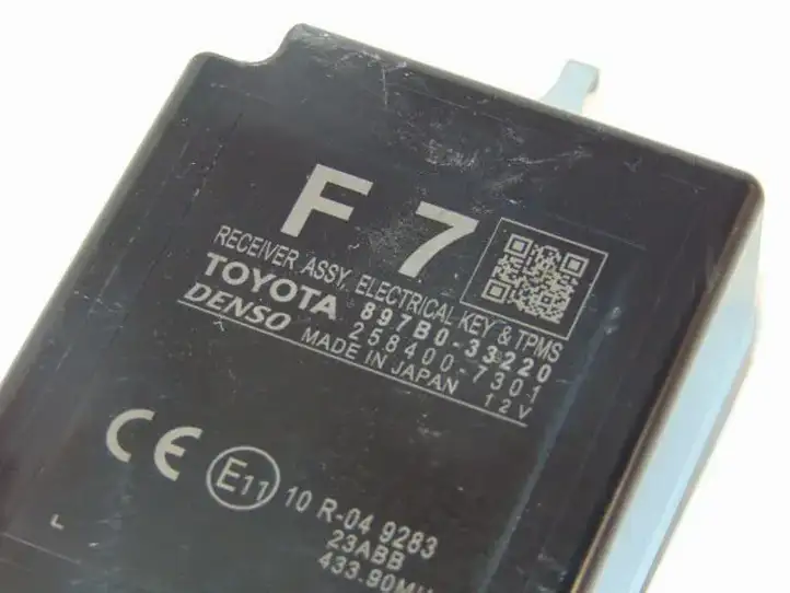 Toyota Camry VIII XV70 (2017 - 2020) 897B033220 Датчик давления шин — фото 3