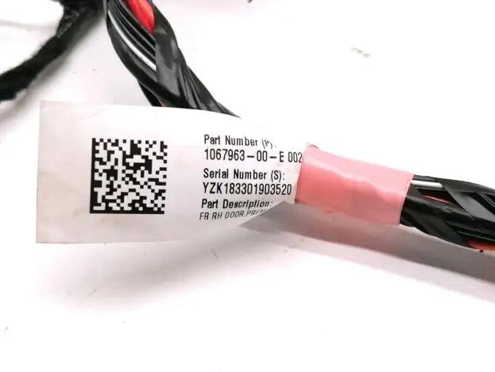 Tesla Model 3 (2017 - 2023) 1067963-00-E Прочая электропроводка — фото 2