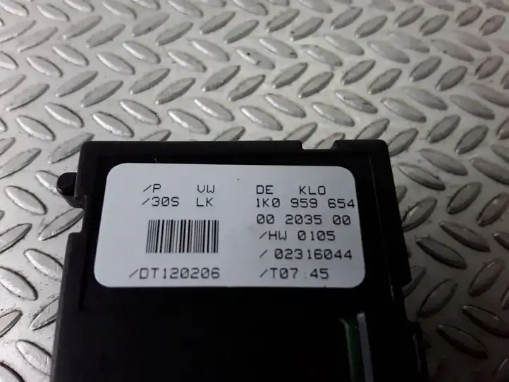 Skoda Octavia Mk2 (1Z) (2004 - 2013) 1K0959654 Датчик угла поворота руля — фото 3