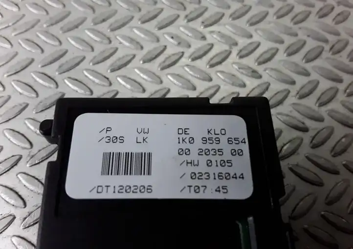 Skoda Octavia Mk2 (1Z) (2004 - 2013) 1K0959654 Датчик угла поворота руля — фото 4