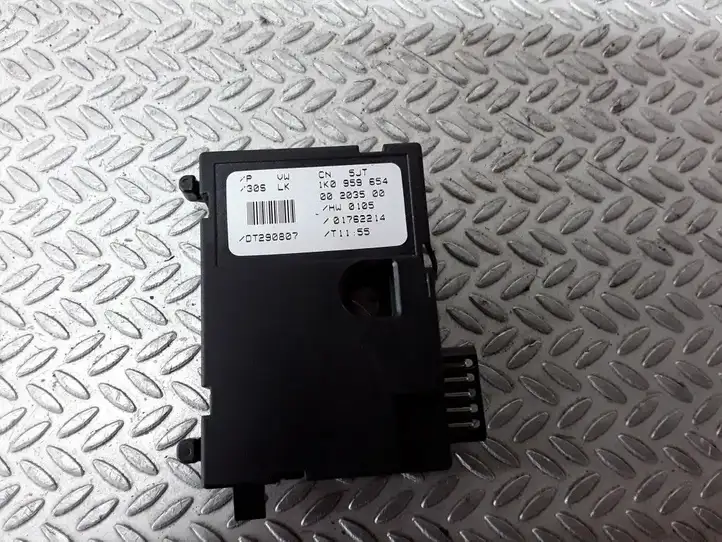 Skoda Octavia Mk2 (1Z) (2004 - 2013) 1K0959654 Датчик угла поворота руля — фото 1