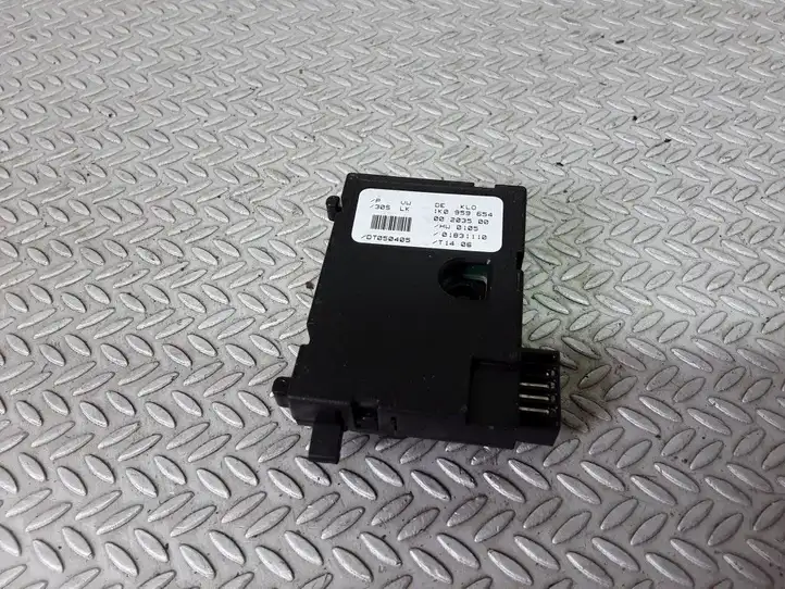 Volkswagen Touran I (2003 - 2010) 1K0959654 Датчик угла поворота руля — фото 2
