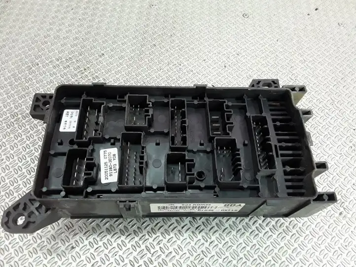 Kia Sorento (2002 - 2006)  911603E070 Блок предохранителей