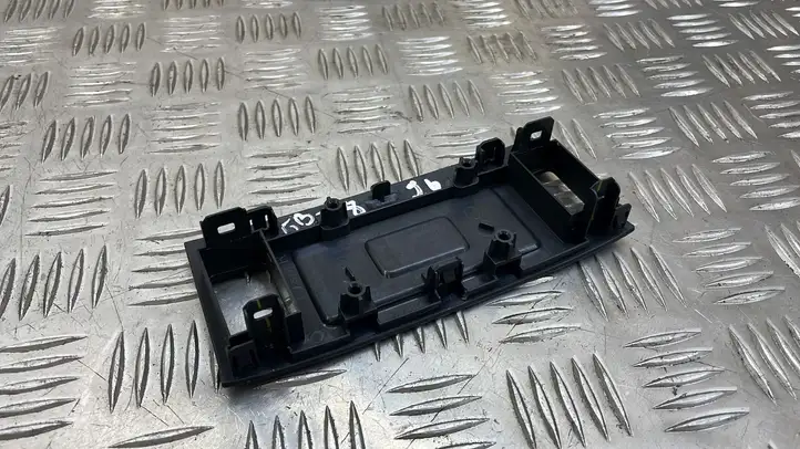 Subaru Forester SJ (2013 - 2018) 92133SG000 Прочие детали салона — фото 3