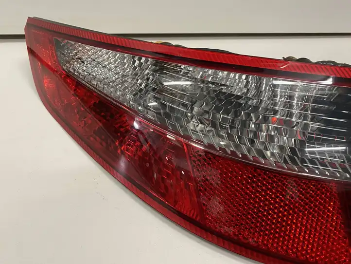 Porsche 911 997 (2004 - 2013) 90063101790 Задний фонарь в кузове — фото 3