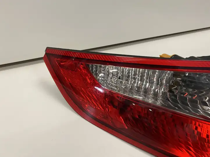 Porsche 911 997 (2004 - 2013) 90063101790 Задний фонарь в кузове — фото 6
