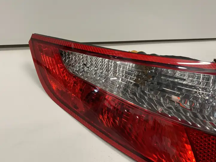 Porsche 911 997 (2004 - 2013) 90063101790 Задний фонарь в кузове — фото 8