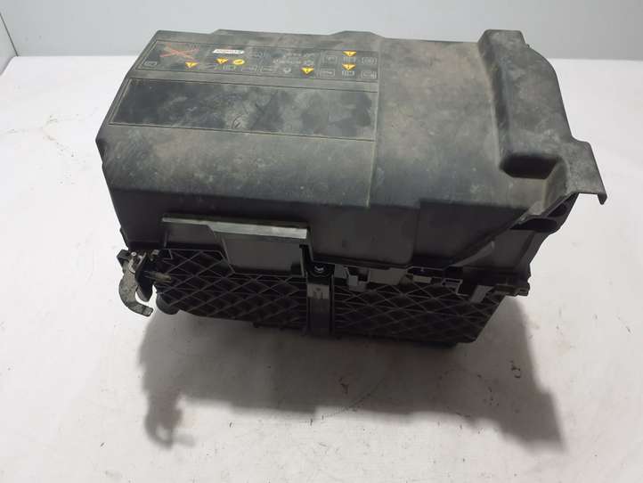 Renault Trafic III (X82) (2014 - )  244465684R Держатель аккумулятора
